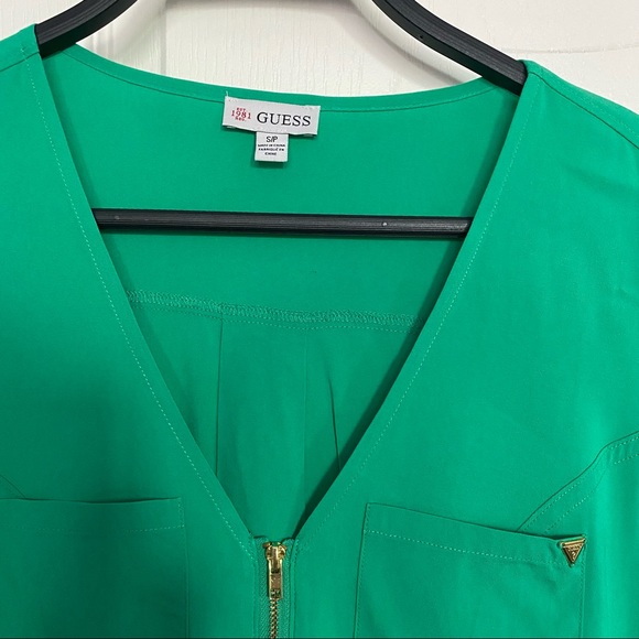 Vintage Green romper with gold accents from Guess - Picture 4 of 4